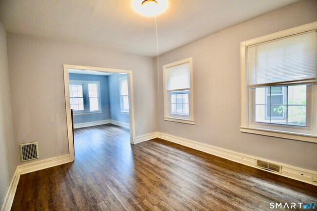 Photo - 407 East Ave