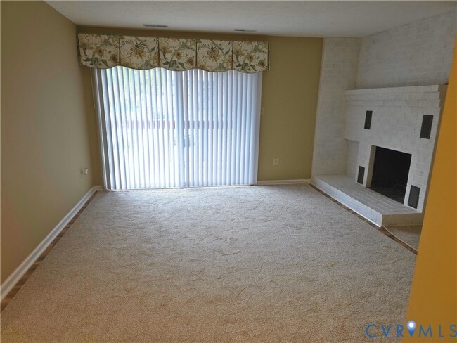 Photo - 4003 Governors Square