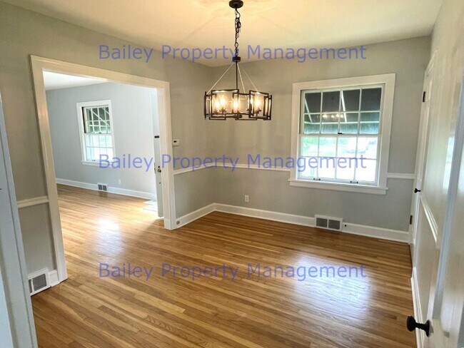 Photo - 215 McCready Ave