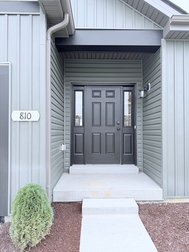 Photo - 810 Colony Rdg Ct