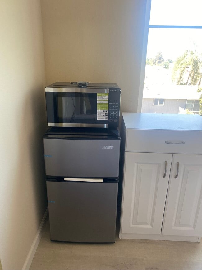 Photo - 185 Esfahan Dr