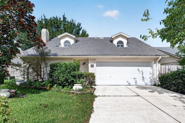 Building Photo - 1119 Pinecroft Dr