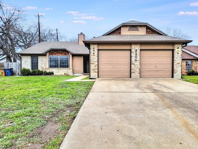 Photo - 2206 Cedar Bend Dr Townhome