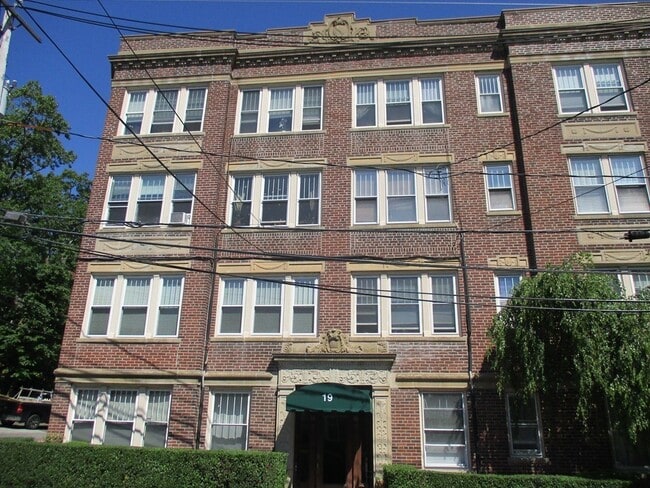 Building Photo - 19 Colliston Rd Unit 11