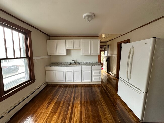 kitchen - 126 Pleasant St Unidad 2