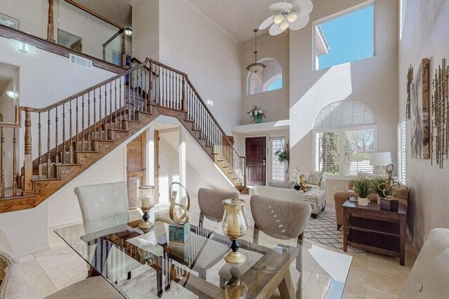 8804 Vallejo Pl NE