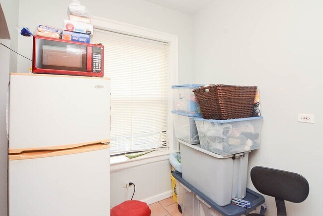 Photo - 1712 W Estes Ave Unit 402