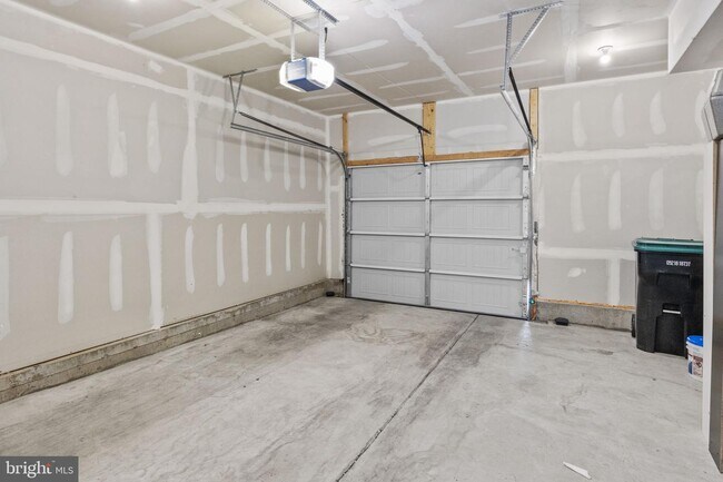 Photo - 100 Waterside Mews