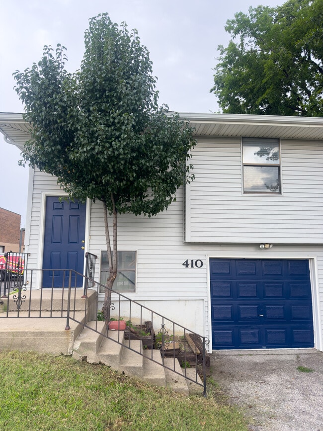 Building Photo - 410 NE 81st St Rental