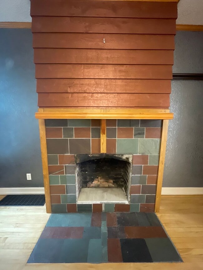 Photo - AVAILABLE December 15th - 3 Bed/1.5 Bath Home with Lake views!