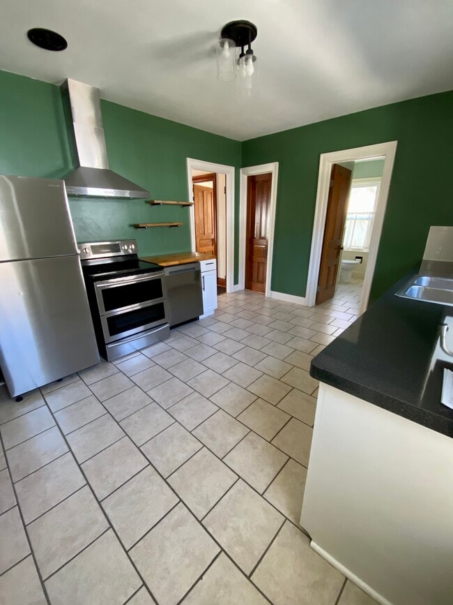 Large Kitchen - 90 N Cayuga Rd Apartment Unit Village of Williamsville
