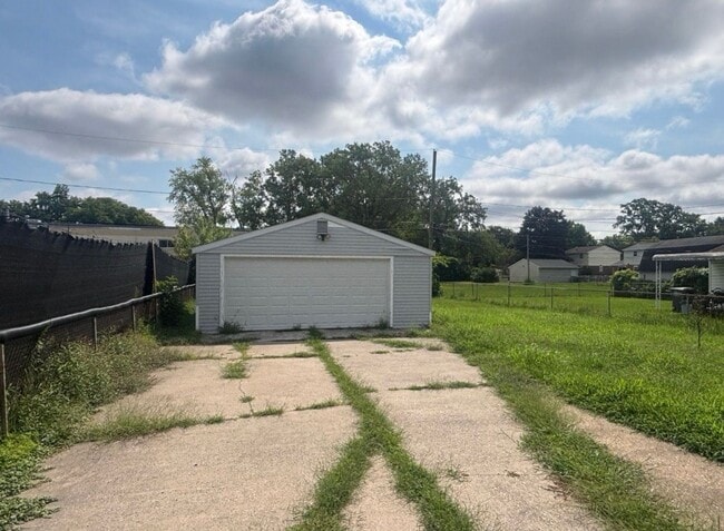Photo - 523 Weston St