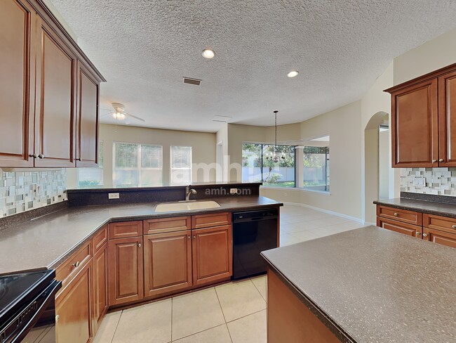 320 Valverde Ln