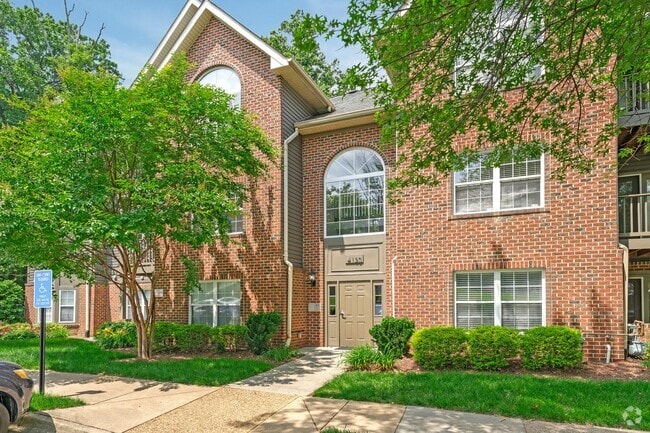 Building Photo - Don’t miss your chance to make it yours! Unit 201 Rental