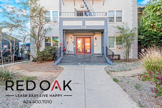 719 Heliotrope Dr Unidad 208