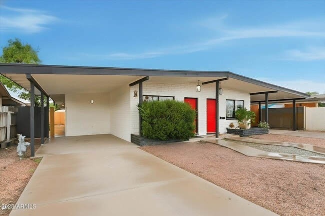 Photo - 1102 N April Cir