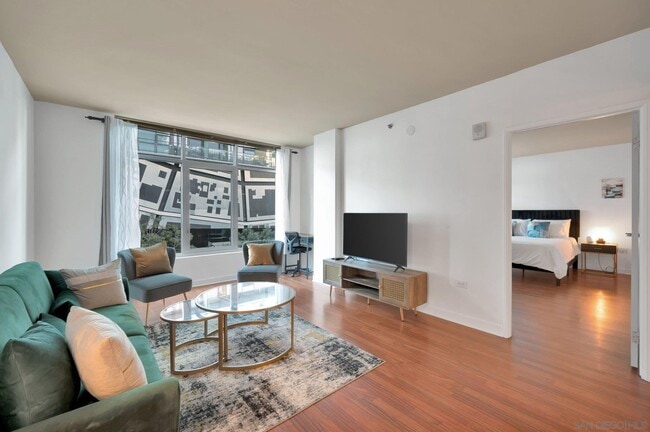 Photo - 425 W Beech St Unit 308