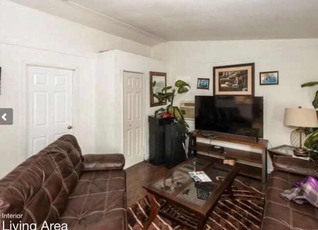 Photo - 148 St James Ln