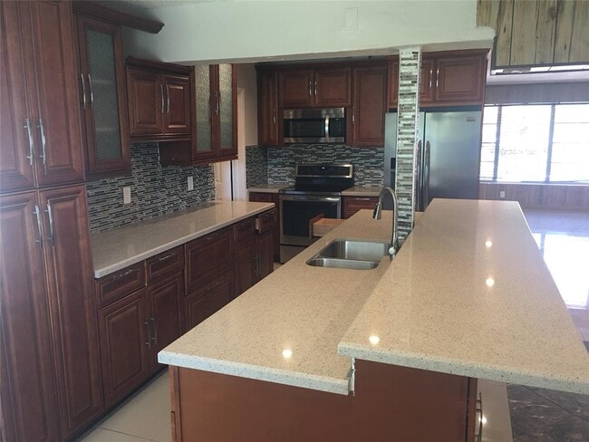 Photo - 720 N 66th Ter HOLLYWOOD, FL 33024