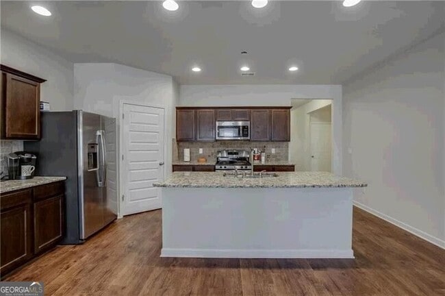 2436 Foxy Dr