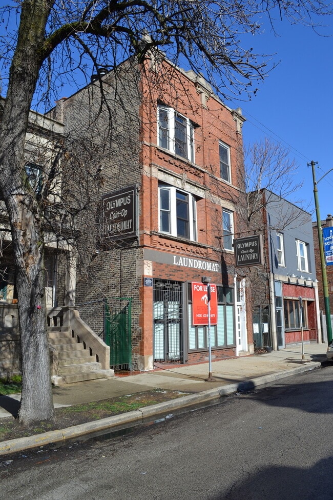 Building Photo - 2526 N California Ave Unit 3 Rental