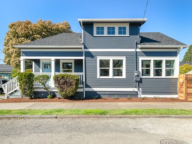 Photo - Gorgeous, updated 3-bdr Vernon bungalow w/...