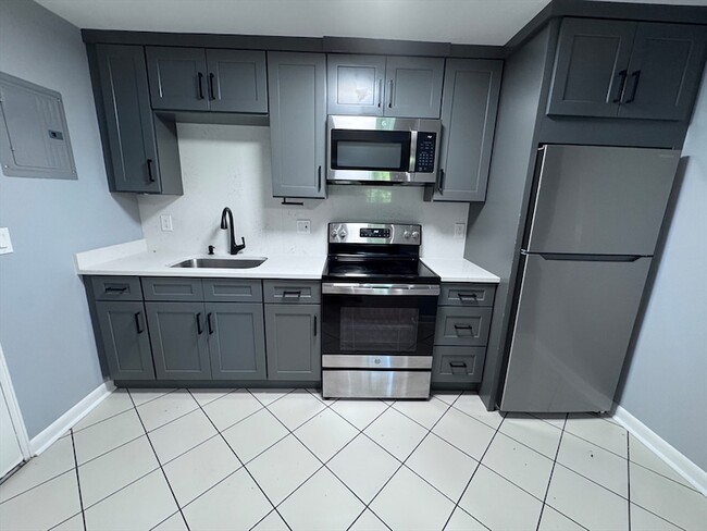 Building Photo - 27 Gordon St Unit 108 Rental