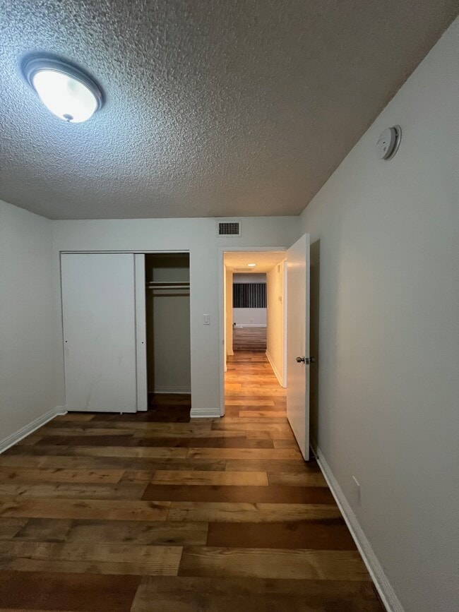 Photo - 1447 E Windsor Rd