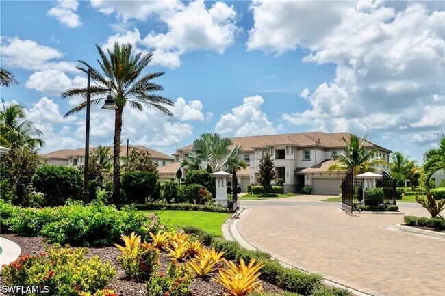 8008 Signature Club Cir