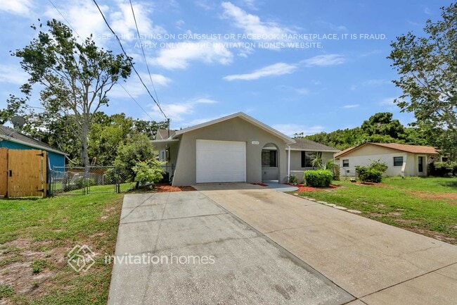 Building Photo - 16033 Villa Dr Rental