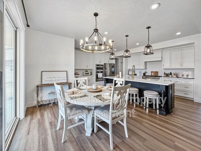 Photo - 2119 Savoy Ct