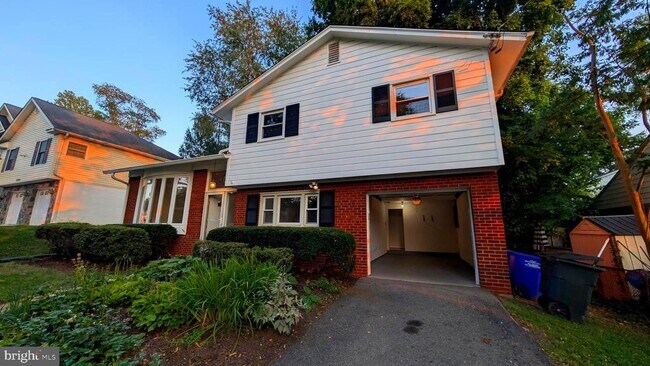 Photo - 5908 Greentree Rd