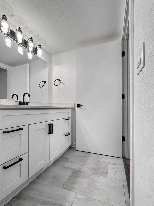 Photo - Chatham Unit Upper