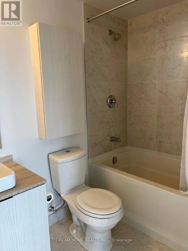 Photo - 11 Wellesley St W Unité 5502