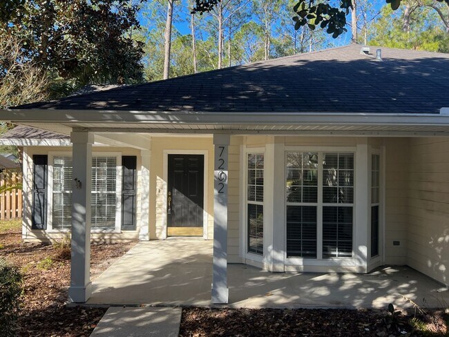 Photo - Newly renovated - Close to UF Health Shands, VA and Vet School!