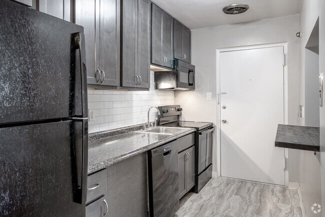 1BR, 1BA - Kitchen