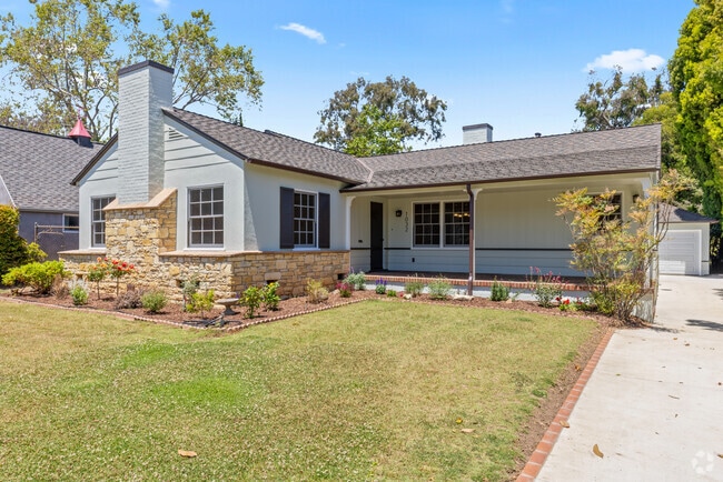 Building Photo - 1032 S Carmelina Ave Rental