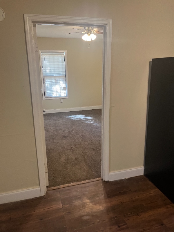 Photo - 215 Vandergriff St