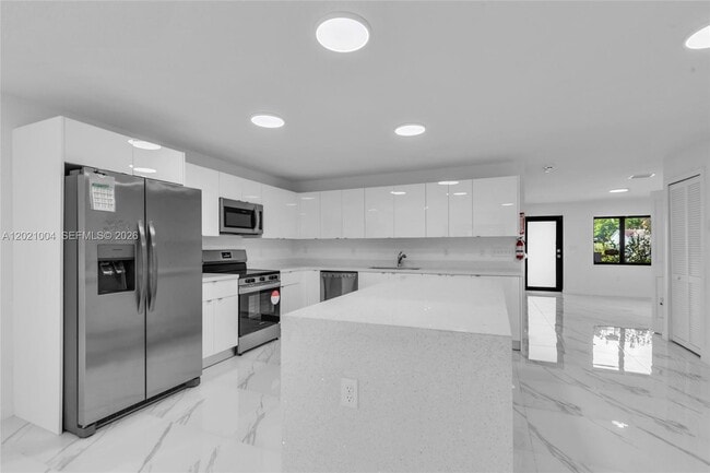 Photo - 152 NW 18th St