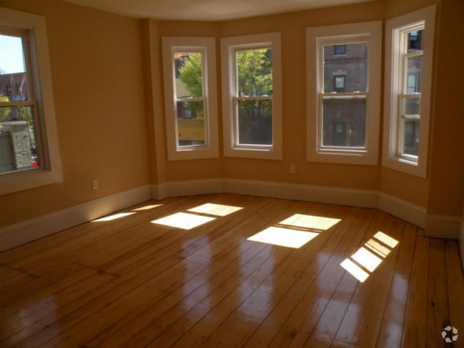 Building Photo - 3147 Washington St Unit 2 Rental