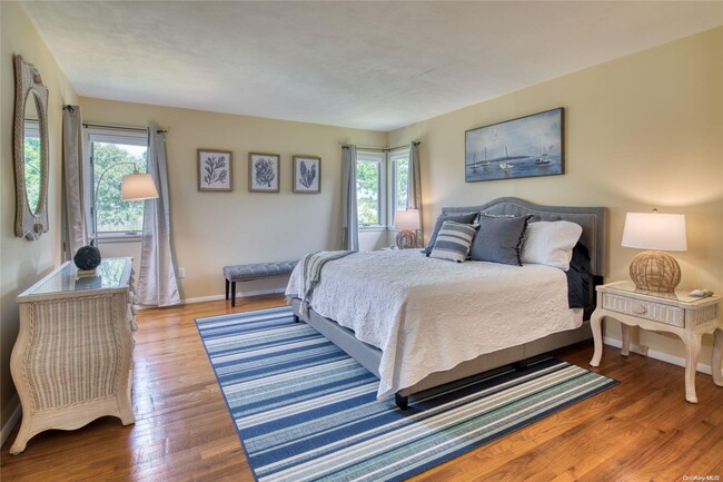 Photo - 1175 Waterview Dr House
