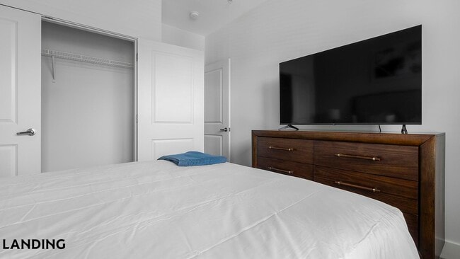 Photo - 5209 Craftsman Dr Unidad 600-300