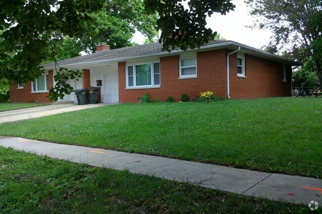 Building Photo - 1004 E Willard St Rental