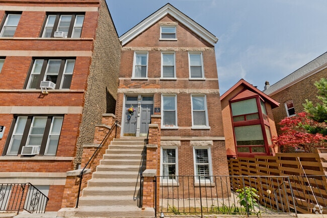 Building Photo - 1839 N Hermitage Ave Unit g Rental