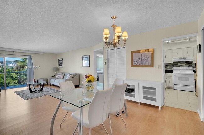 Photo - 17800 Atlantic Blvd Unit 409