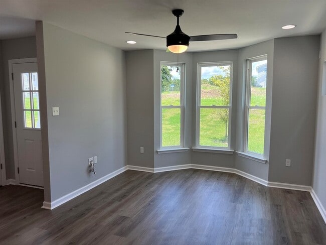 Photo - 2844 Mews Lndg