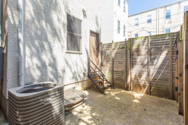 Photo - 1706 Fontain St Unit 1
