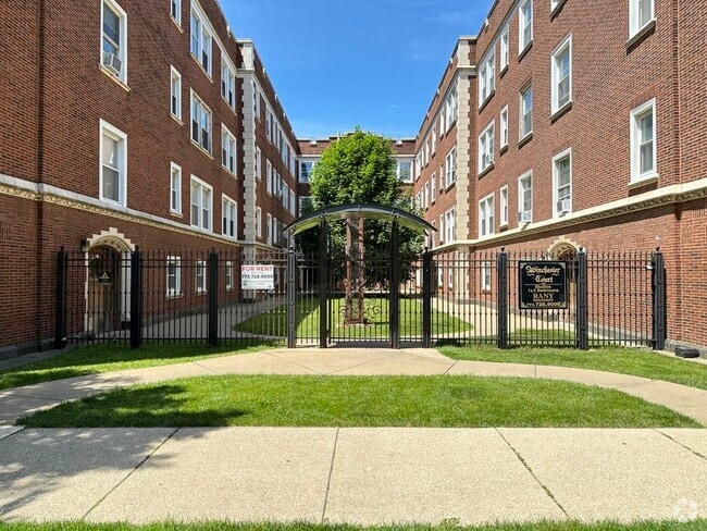 Building Photo - 4402 N Winchester Ave Rental