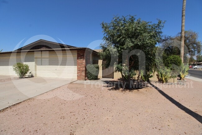 Building Photo - 2055 S Don Luis Rental