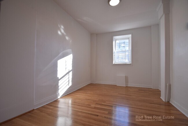 Photo - 682 Parker St Unit 1